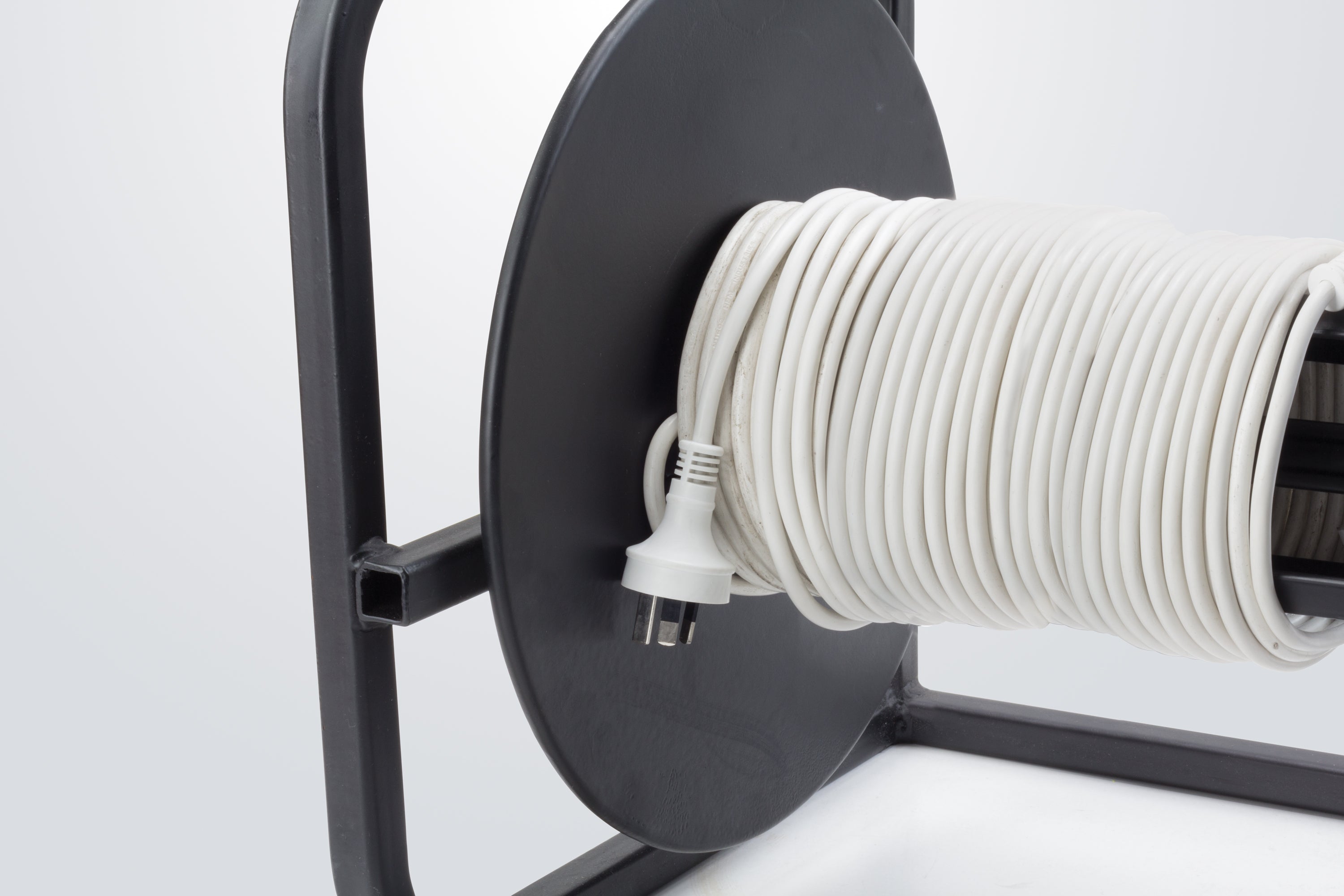 Air/Water Hose Reel - Manual Wind - Trade Quality can hold up to 70 metres hose